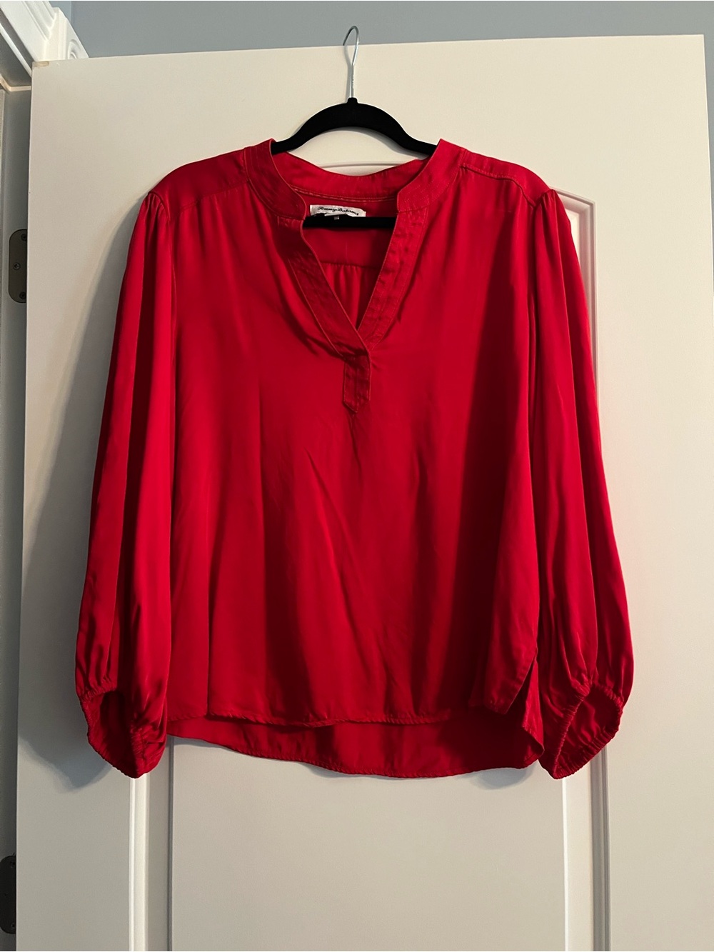 Tommy Bahama women’s Laguna Bay v-neck woven top in Tango Red! Perfect fun!